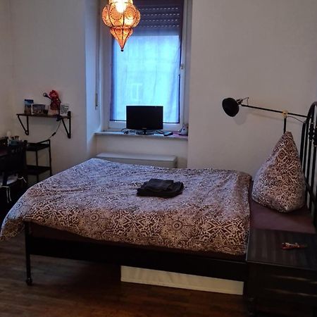 Gemuetliches Zimmer In Einer Altbauwohnung In Der Stadt Würzburg Esterno foto