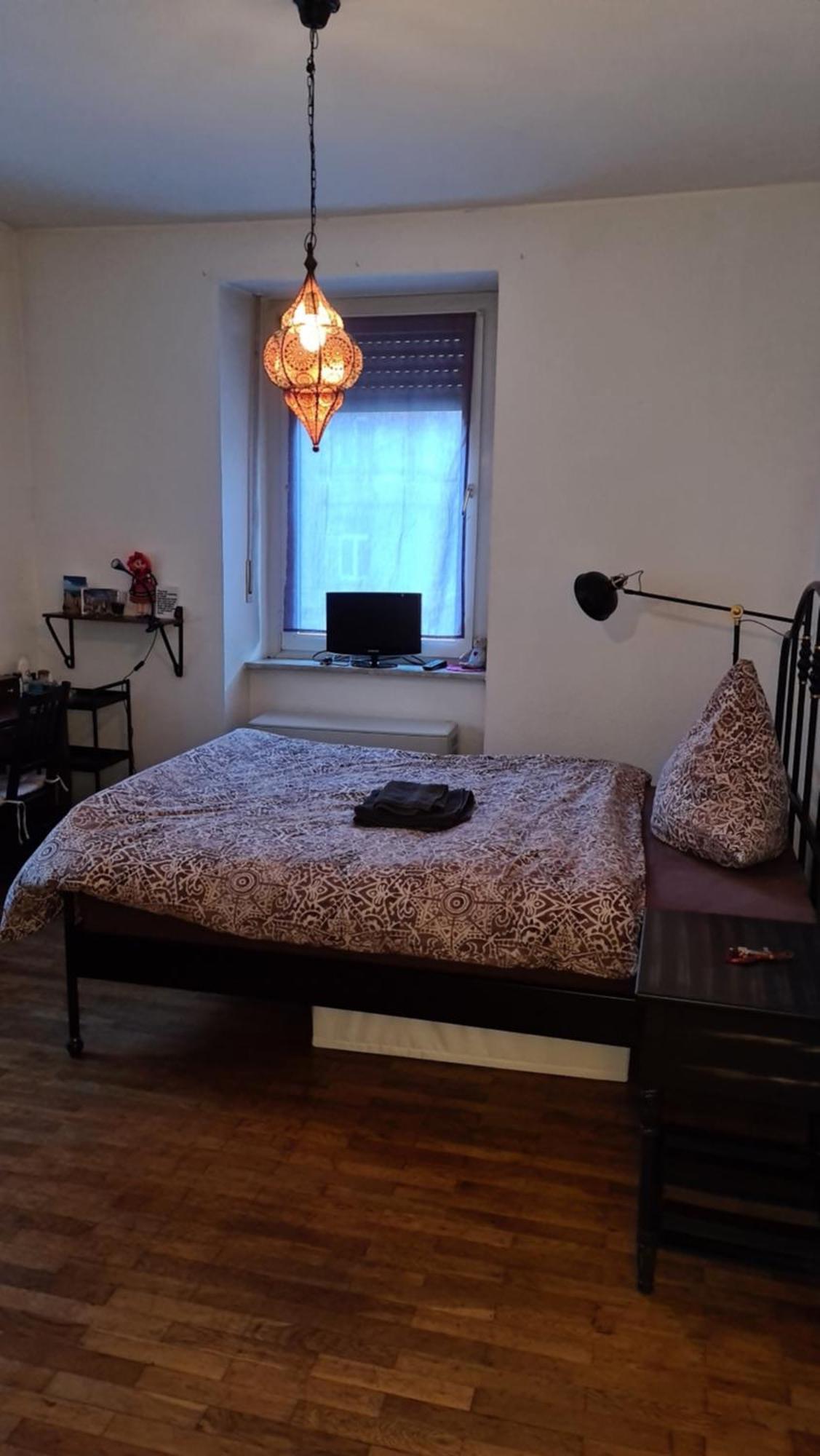 Gemuetliches Zimmer In Einer Altbauwohnung In Der Stadt Würzburg Esterno foto